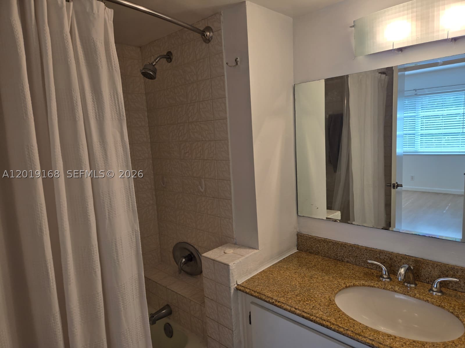 1950 N Andrews Ave 208d Property Photo 13