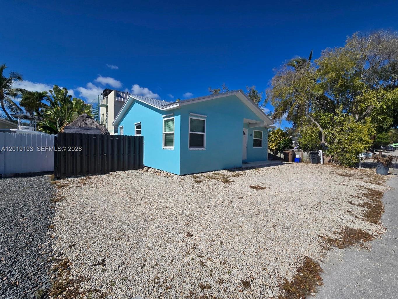 37 Orange Dr Property Photo 2