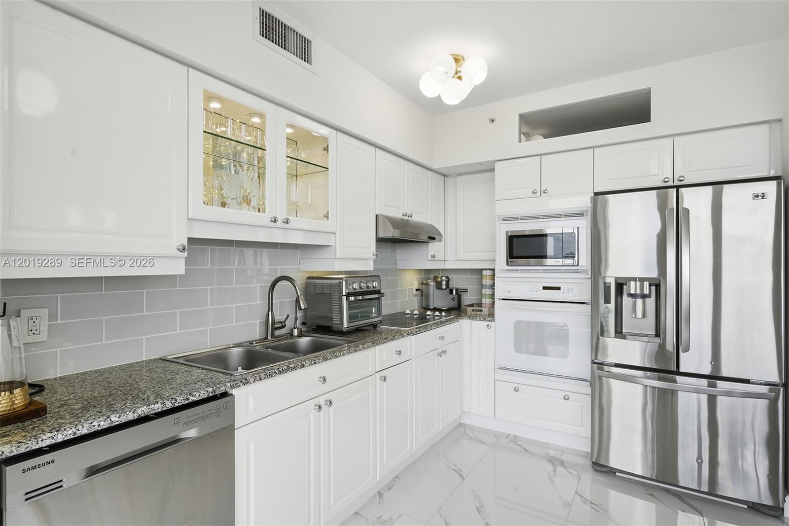 4779 Collins Ave 1206 Property Photo 7