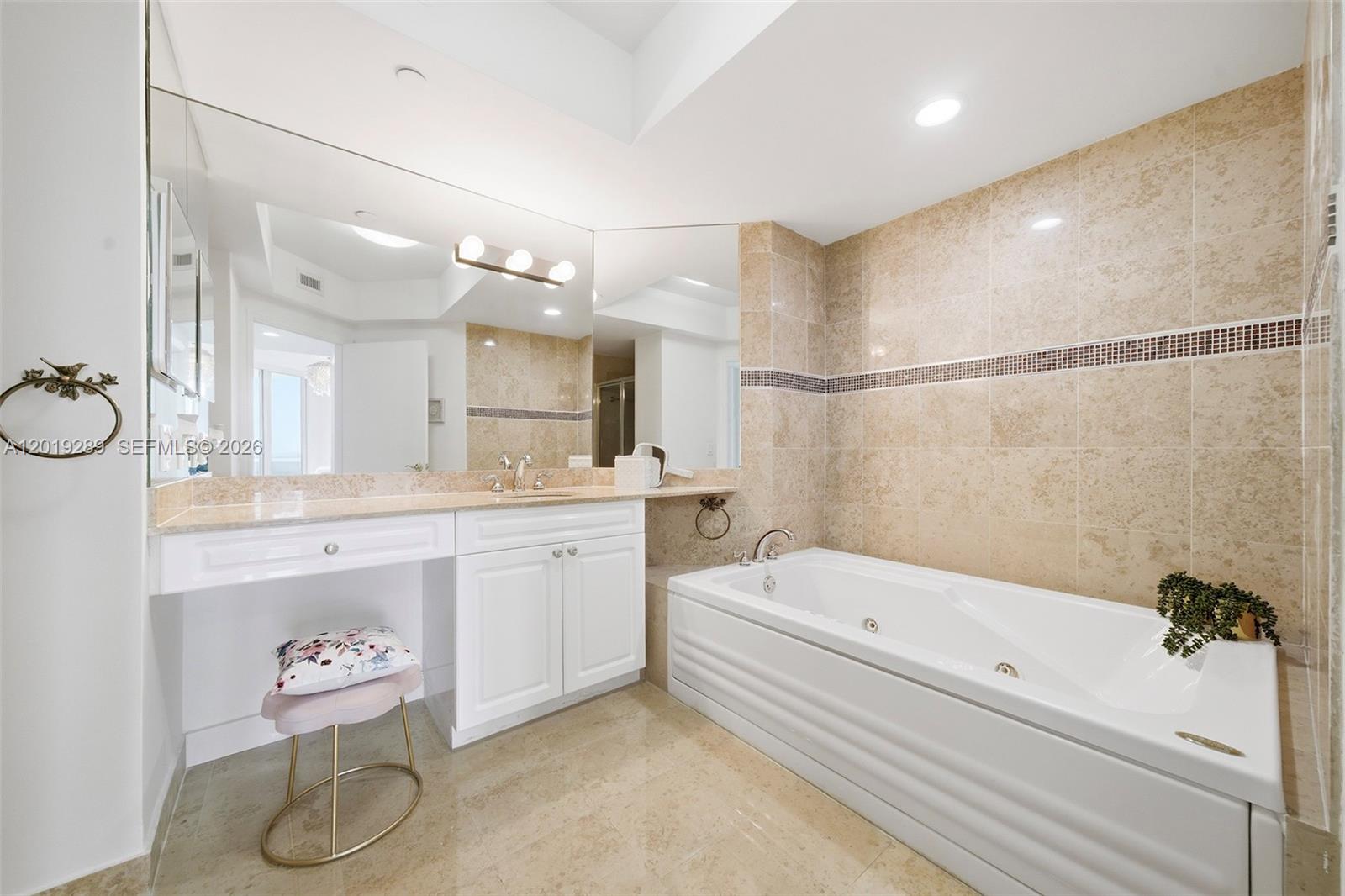 4779 Collins Ave 1206 Property Photo 11