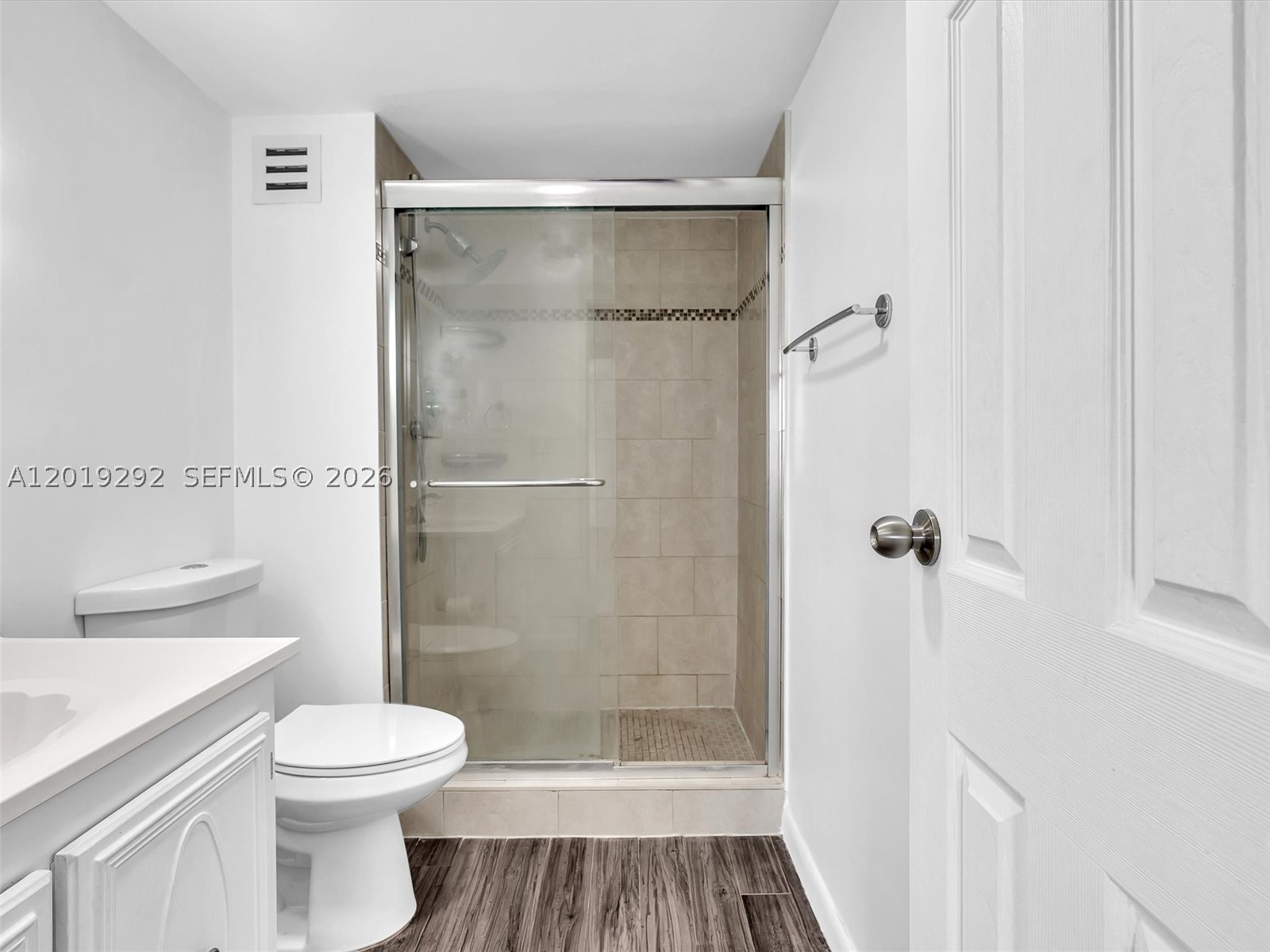 2450 Ne 135th St 201 Property Photo 21