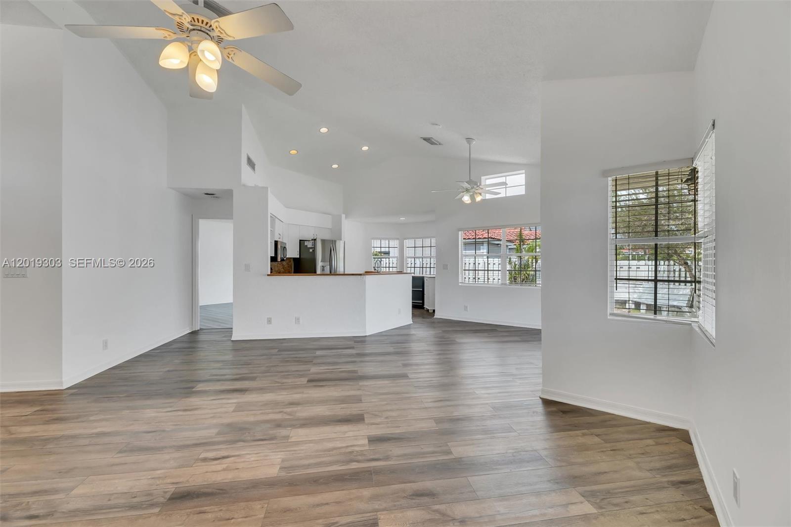535 Somerset Way Property Photo 6