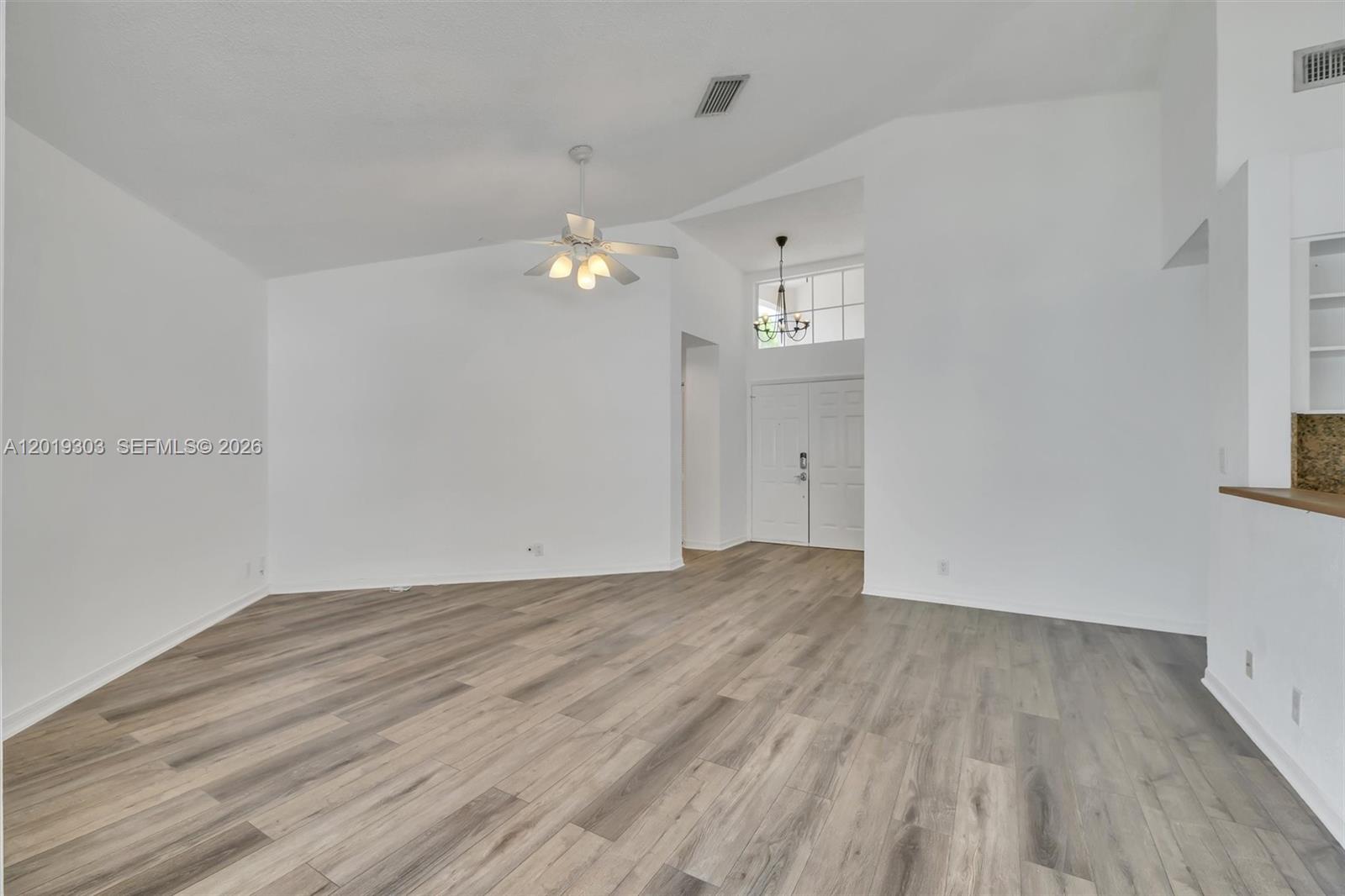 535 Somerset Way Property Photo 7