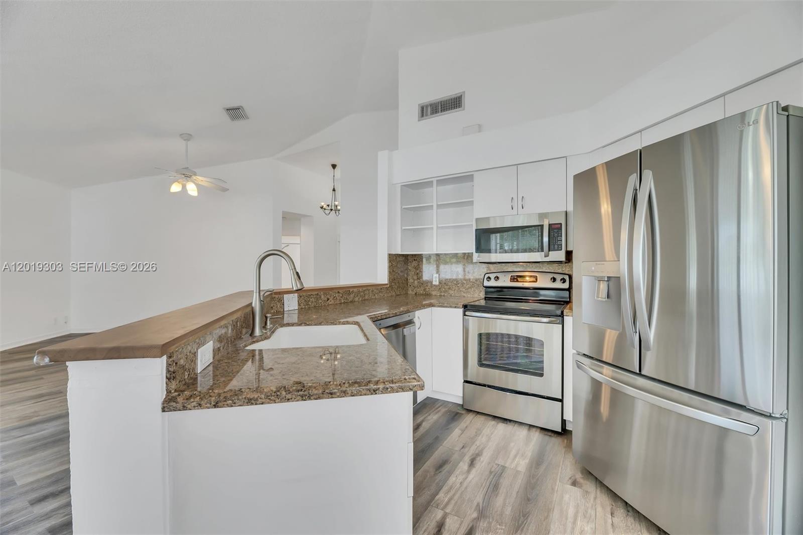 535 Somerset Way Property Photo 11