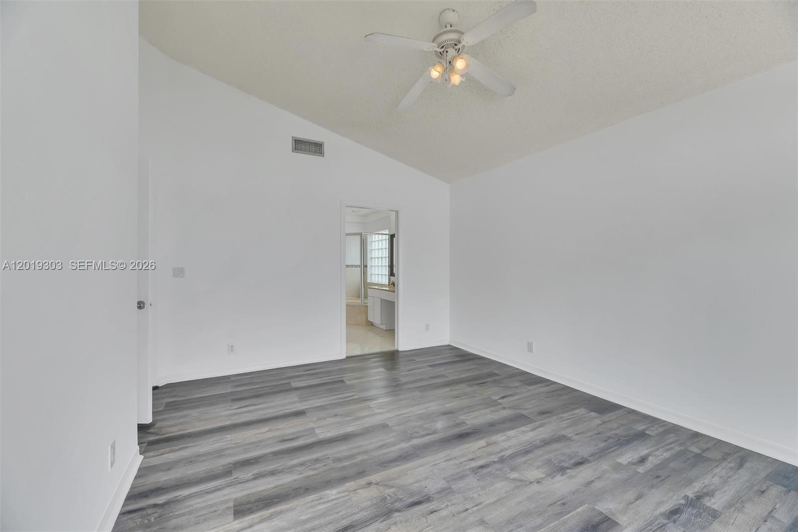 535 Somerset Way Property Photo 16