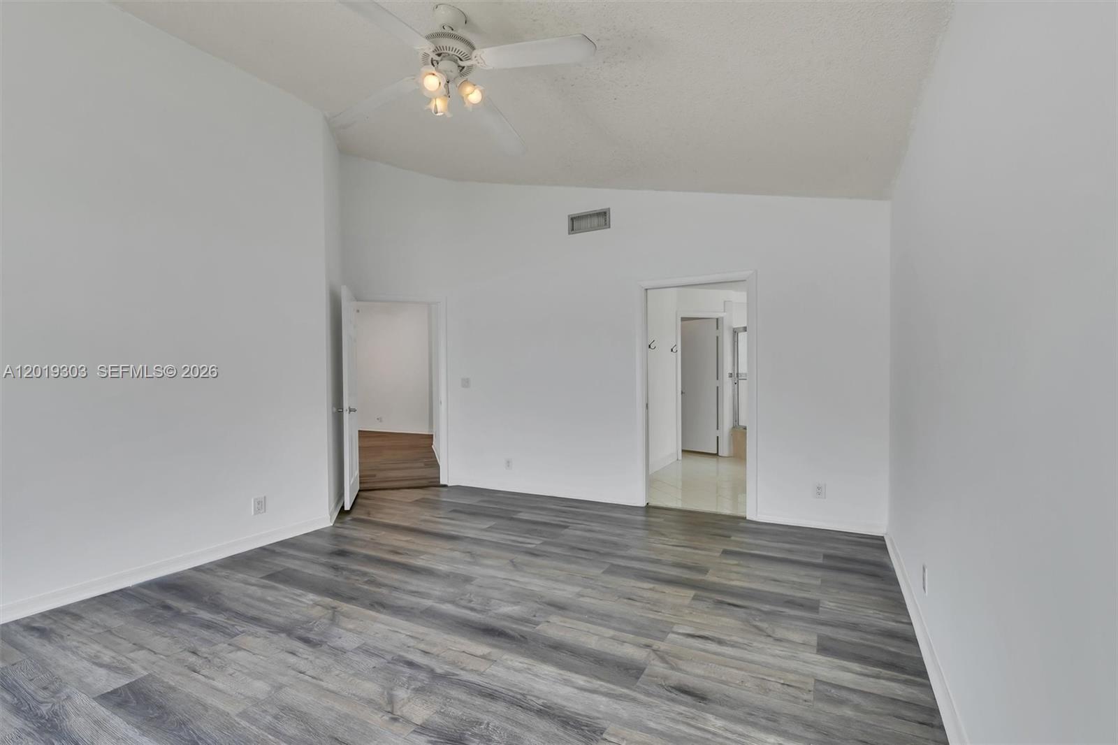 535 Somerset Way Property Photo 17