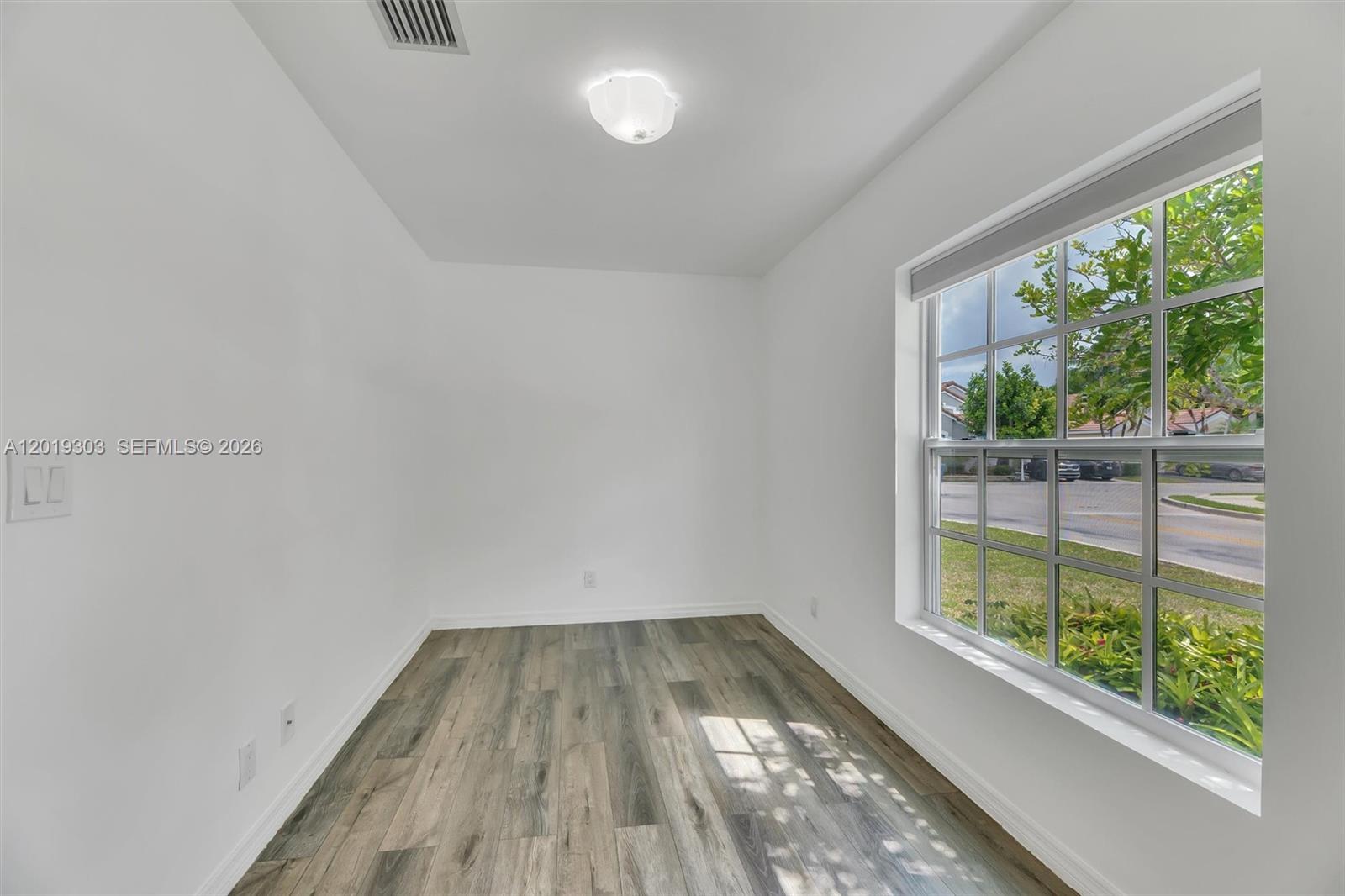 535 Somerset Way Property Photo 27