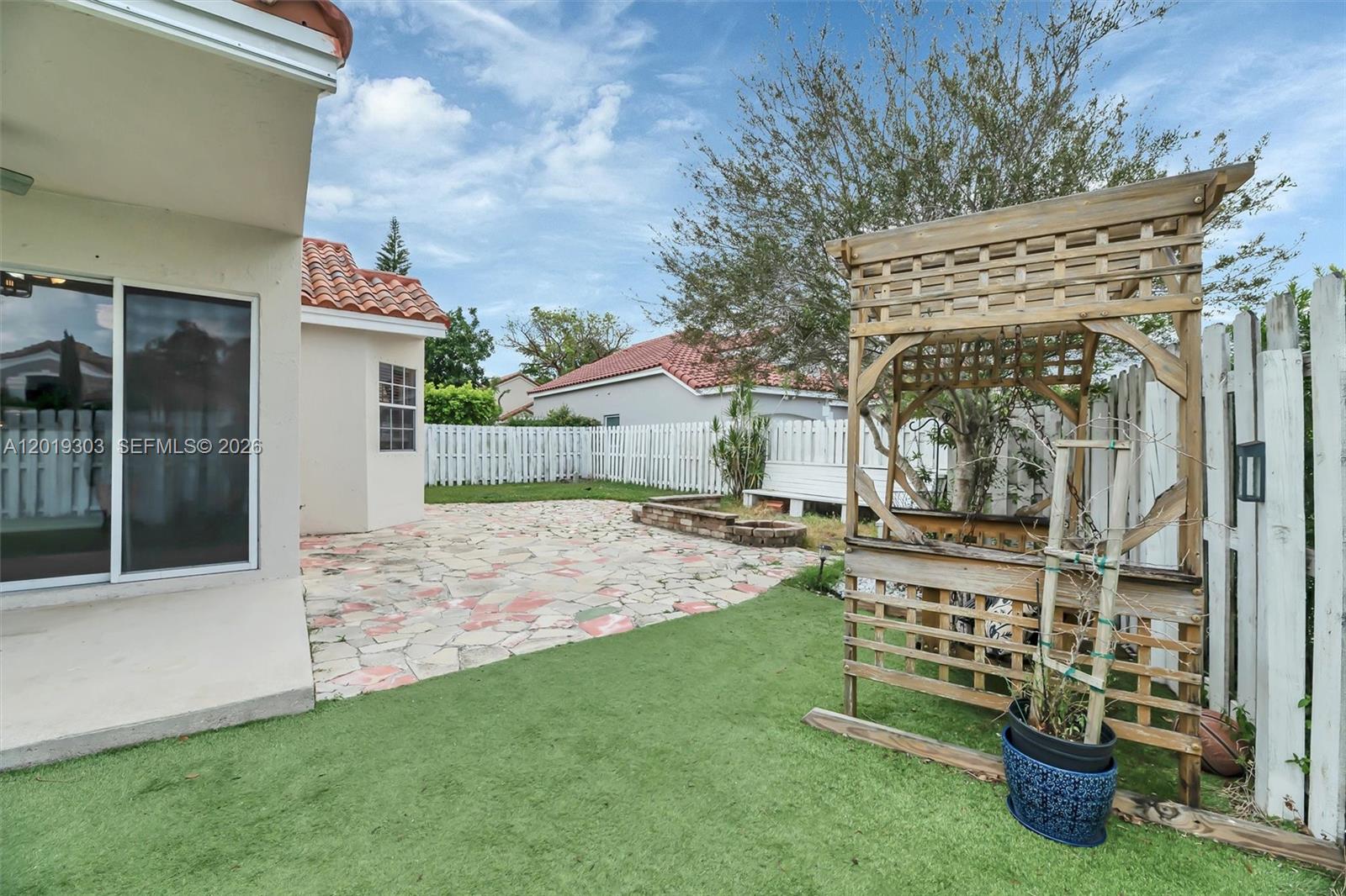 535 Somerset Way Property Photo 34