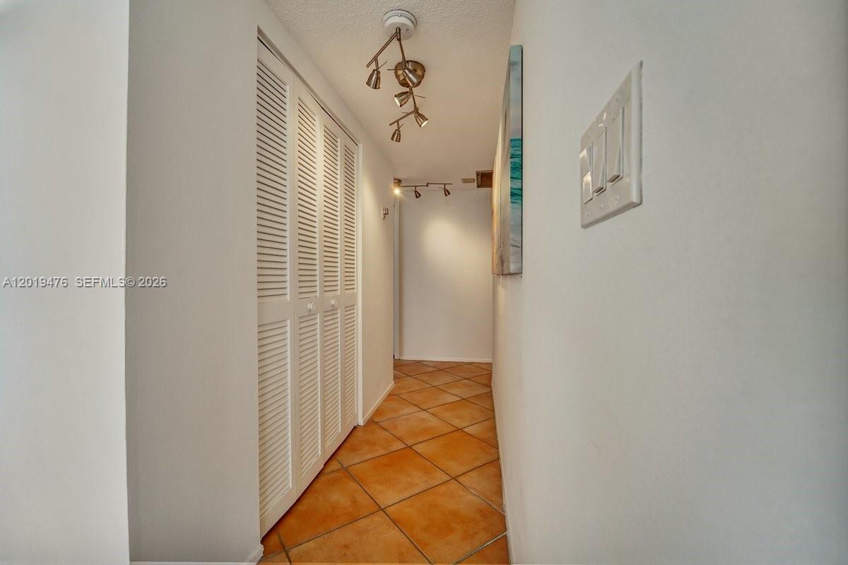 1965 S Ocean Dr 4g Property Photo 11