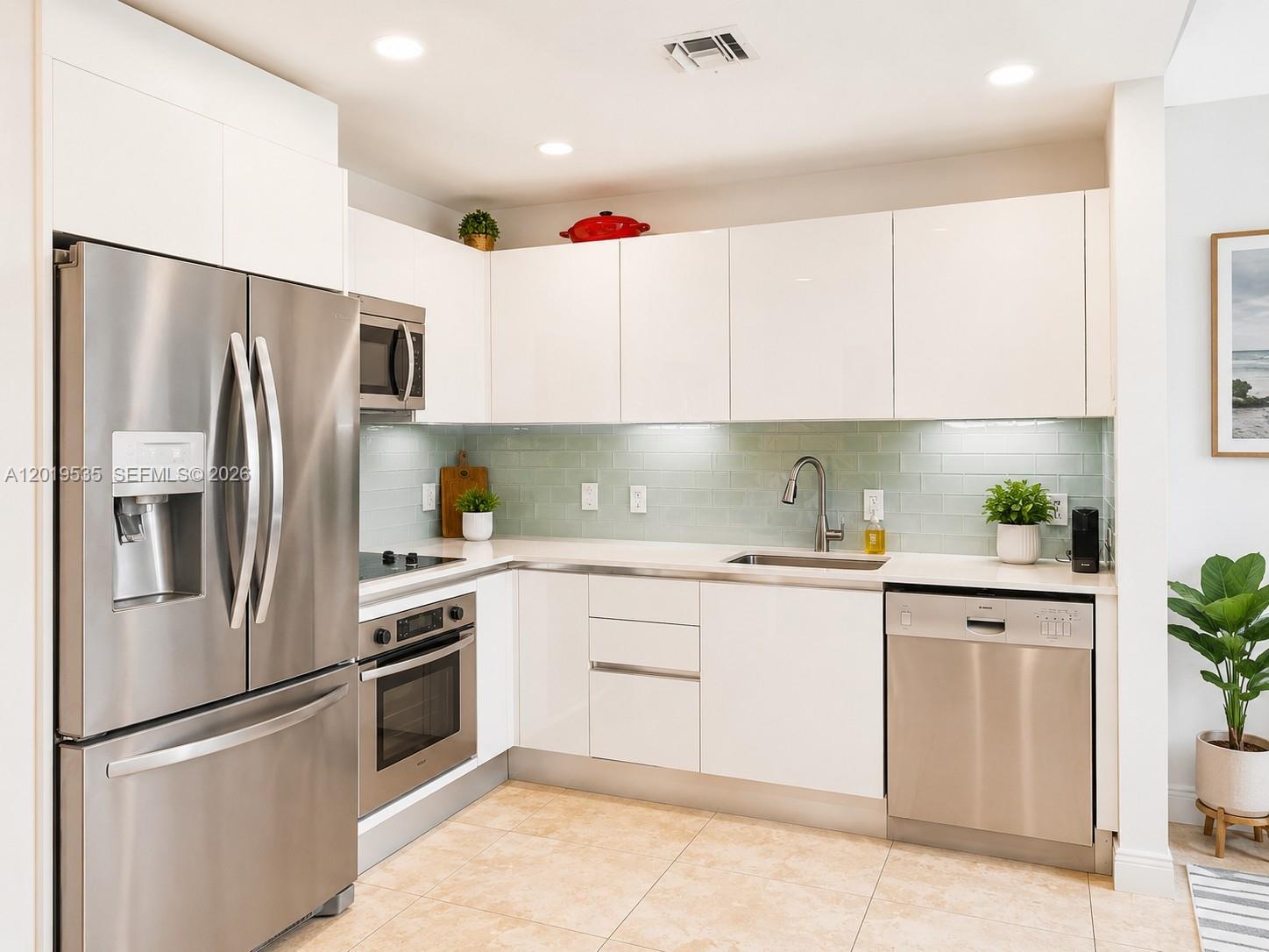 1050 Brickell Ave 410 Property Photo 3