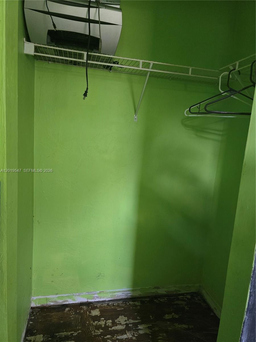242 Nw 7th Ave Property Photo 13