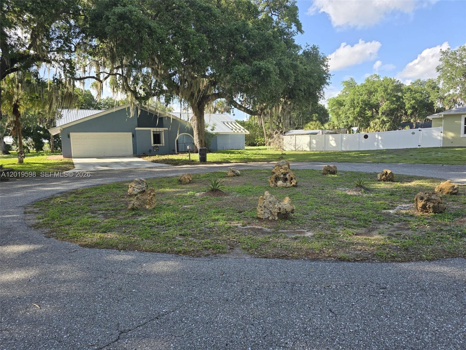 A12019598 Property Photo 2