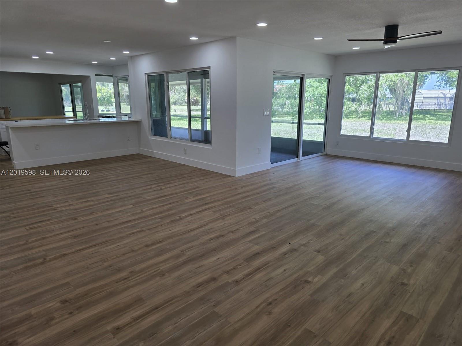 A12019598 Property Photo 16