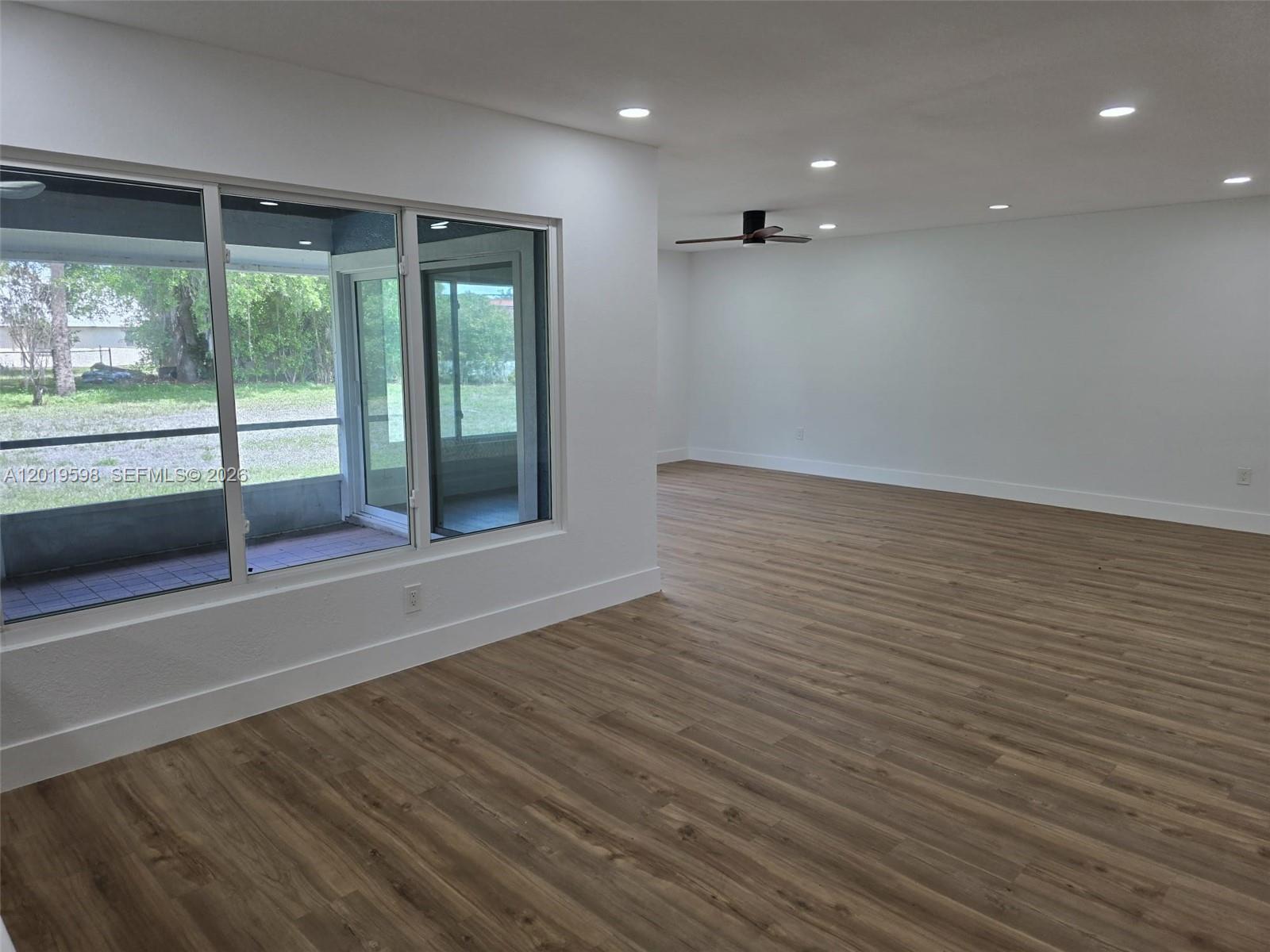 A12019598 Property Photo 17