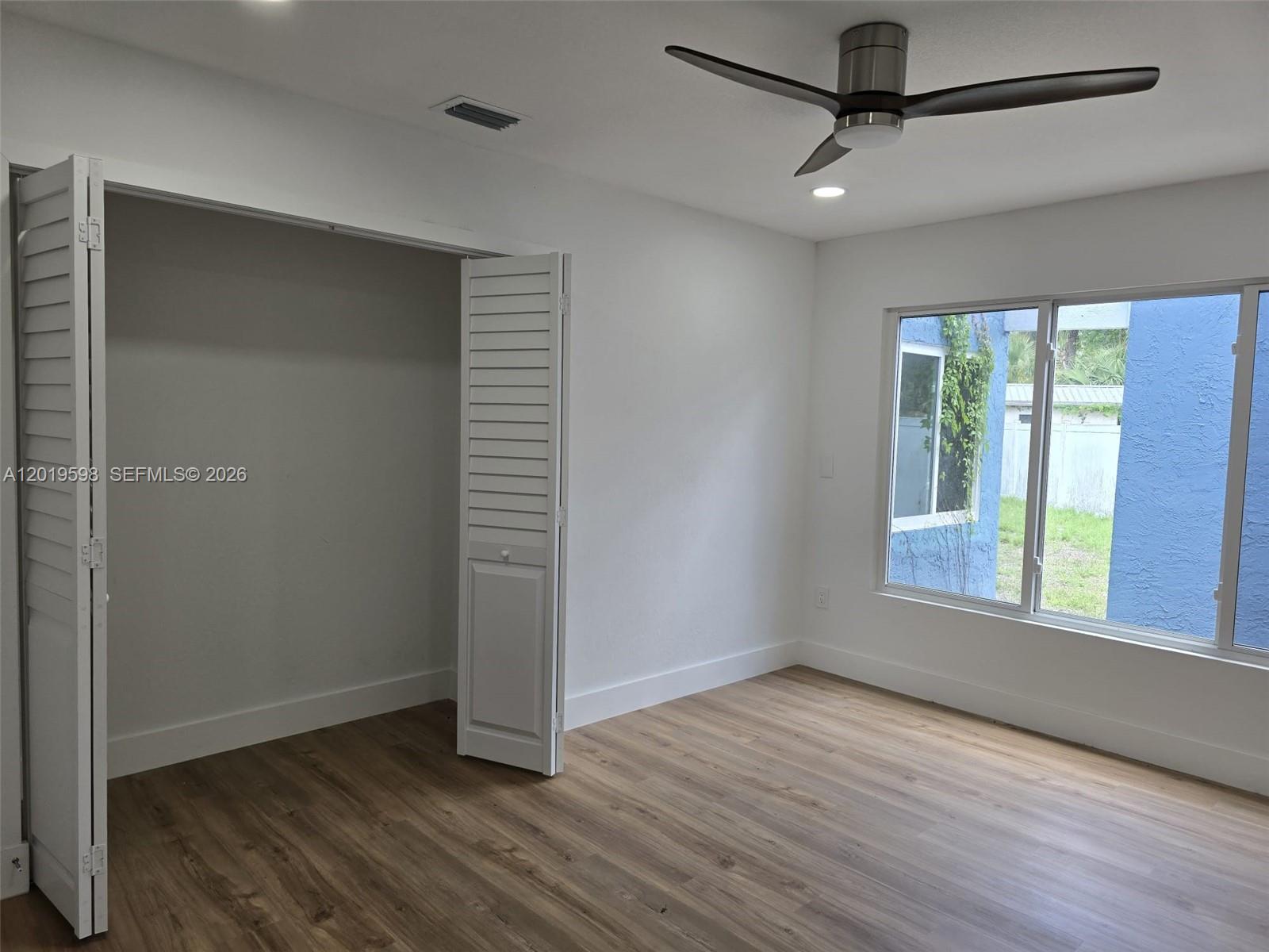 A12019598 Property Photo 22