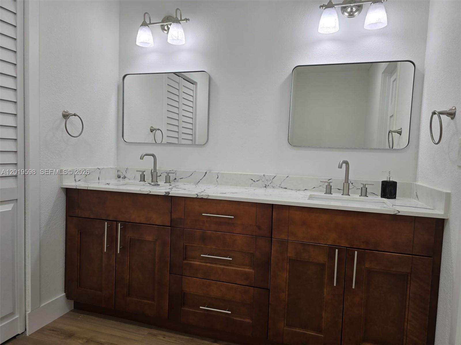 A12019598 Property Photo 27