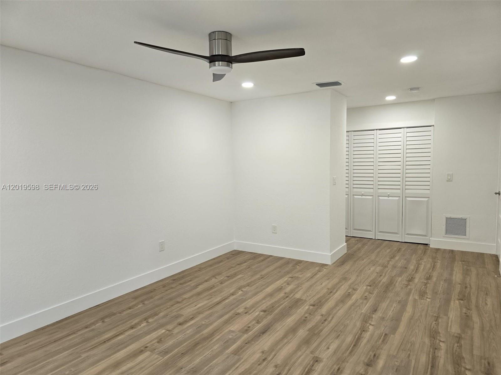 A12019598 Property Photo 31