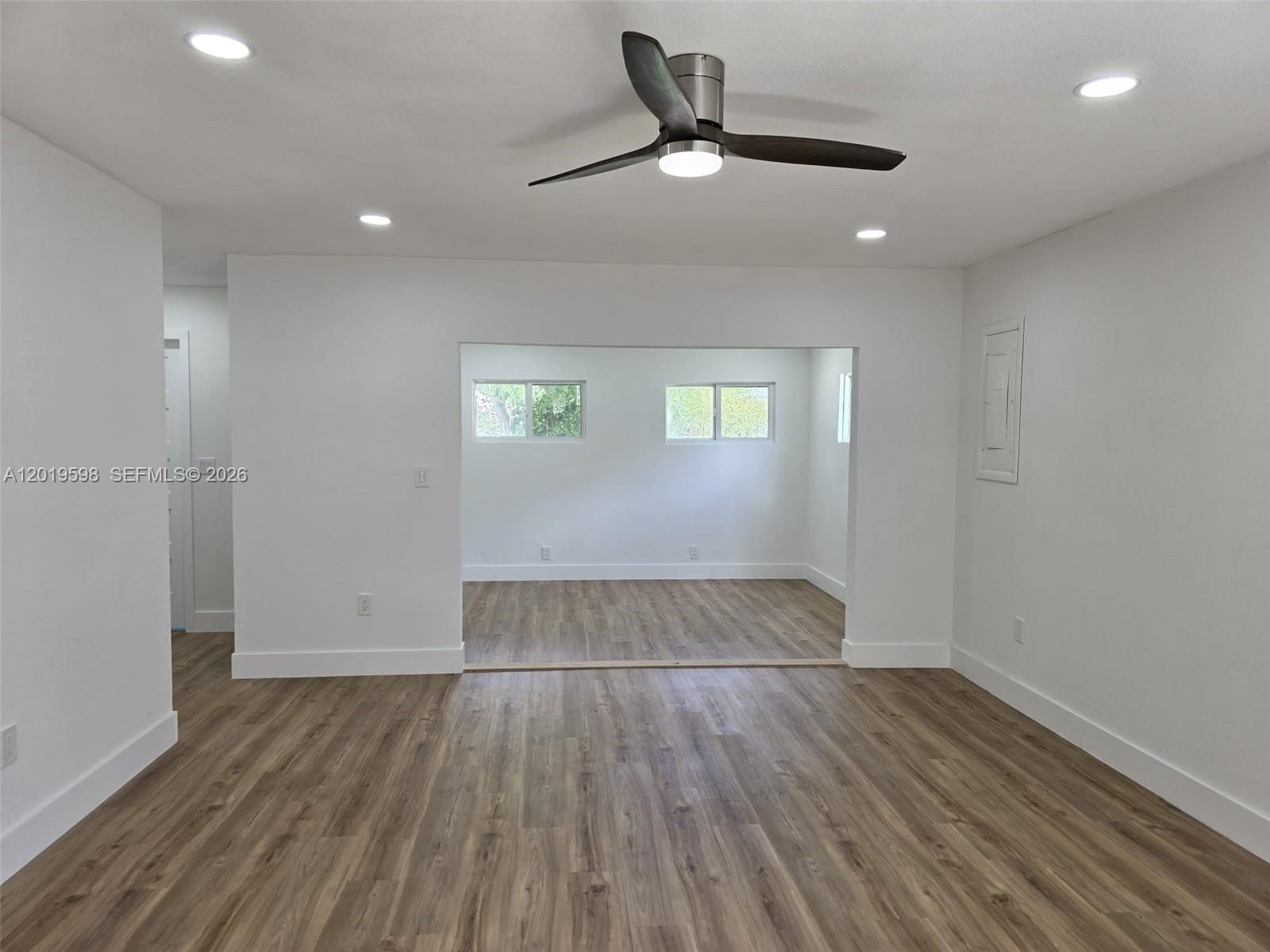 A12019598 Property Photo 44