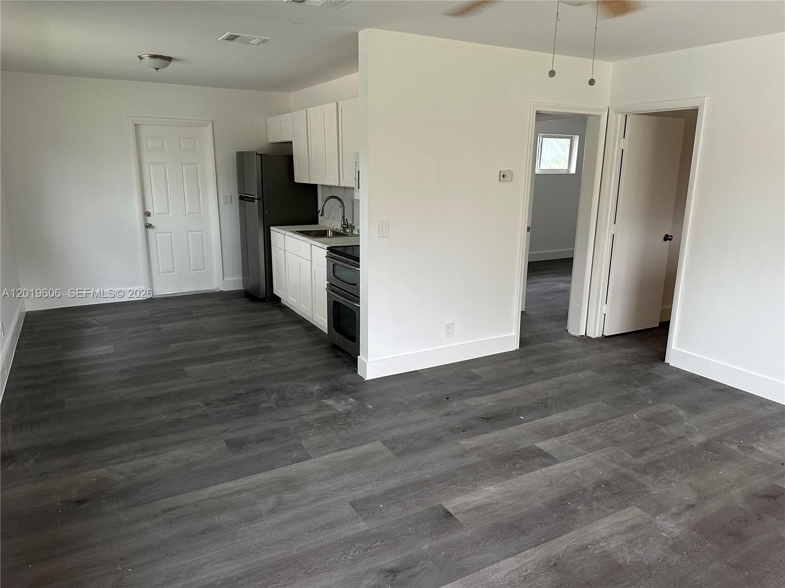 117 SE 2nd Ave 1 Property Photo 1