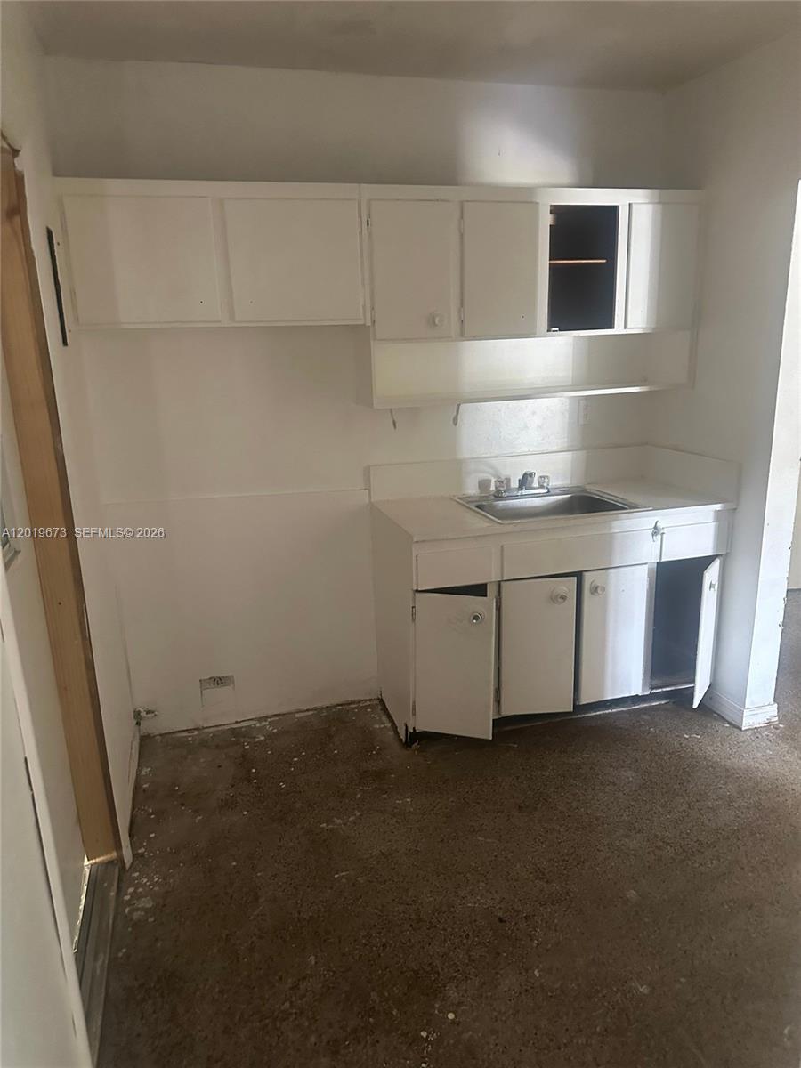 2925 Nw 5th St Property Photo 7