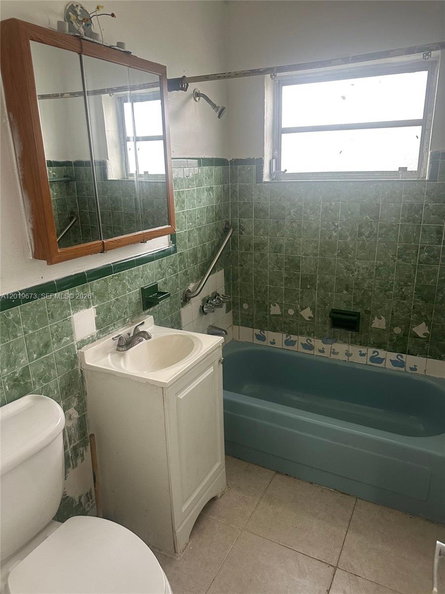2925 Nw 5th St Property Photo 11