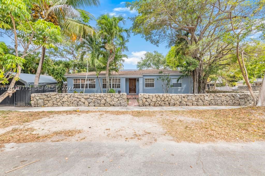 2301 Tequesta Ln Property Photo 1