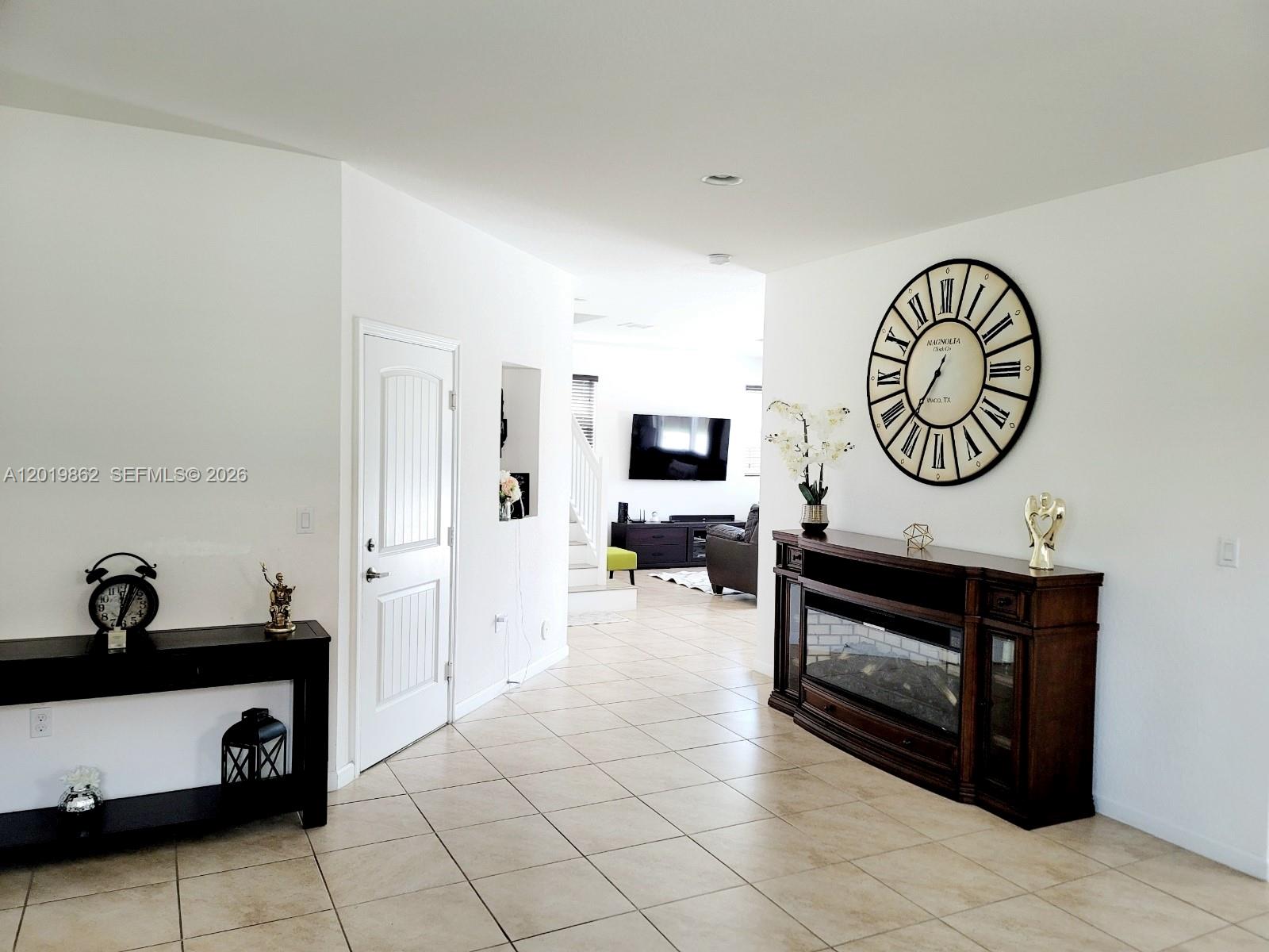 A12019862 Property Photo 3