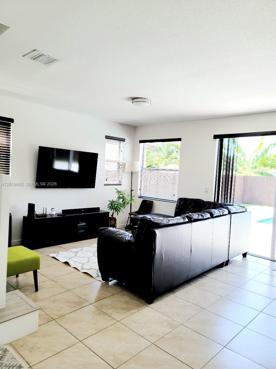 A12019862 Property Photo 4