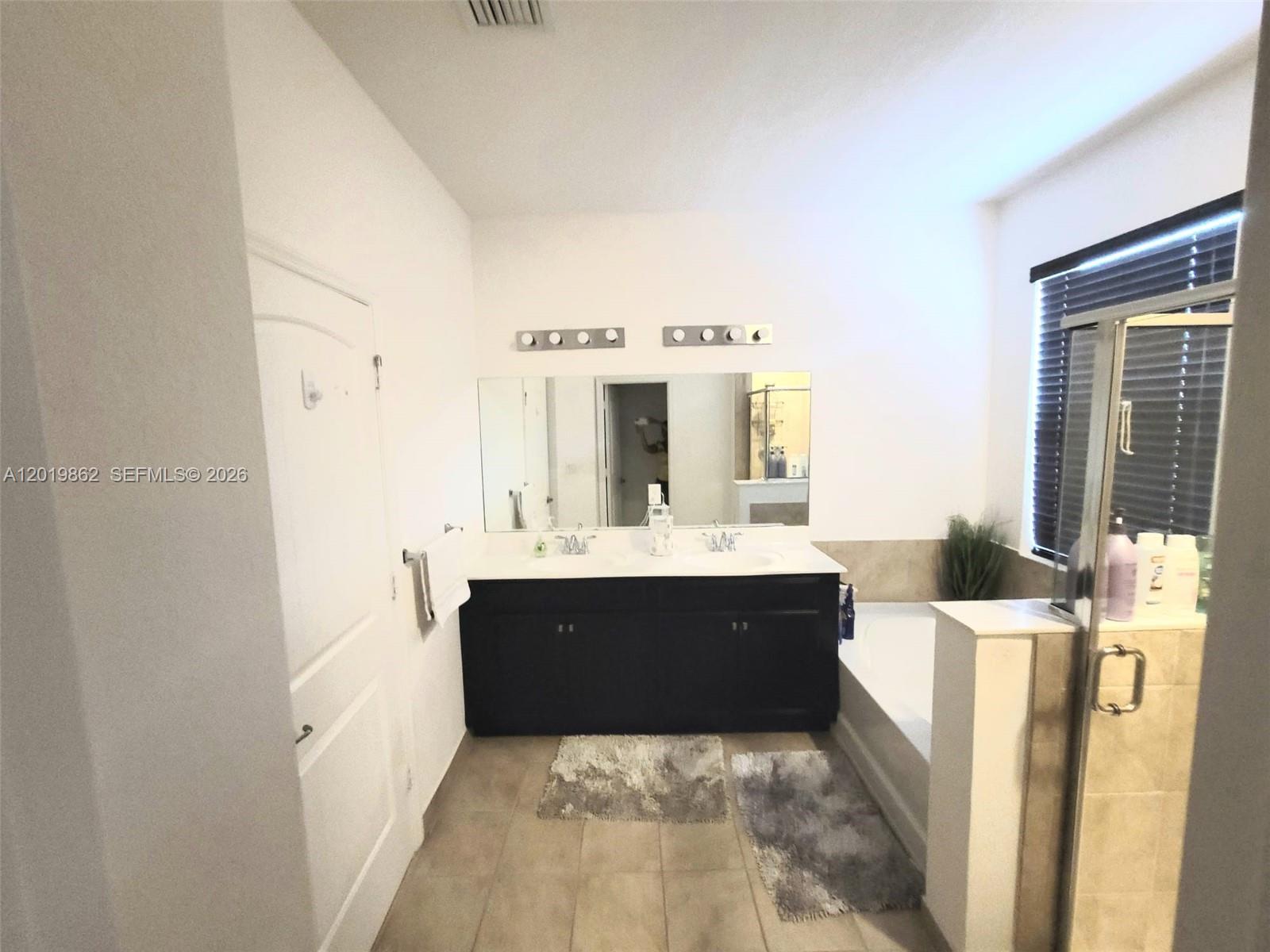 A12019862 Property Photo 17