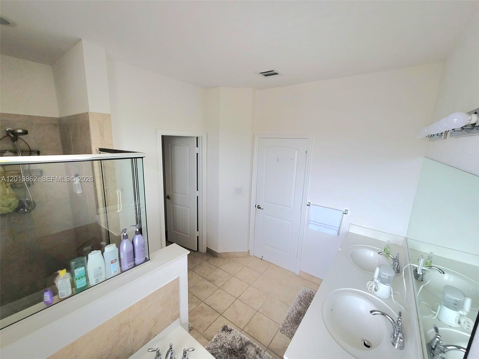 A12019862 Property Photo 20