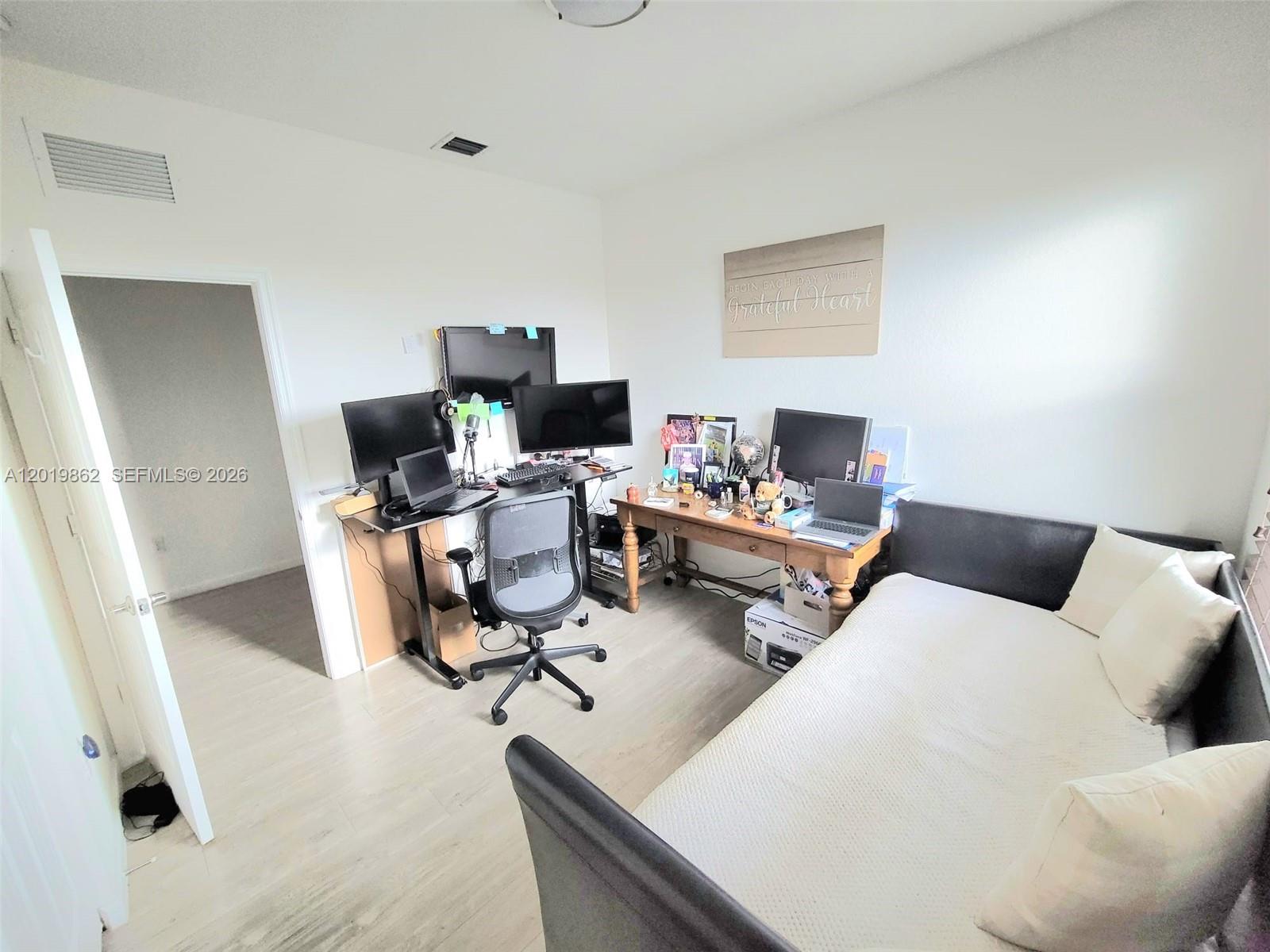 A12019862 Property Photo 24