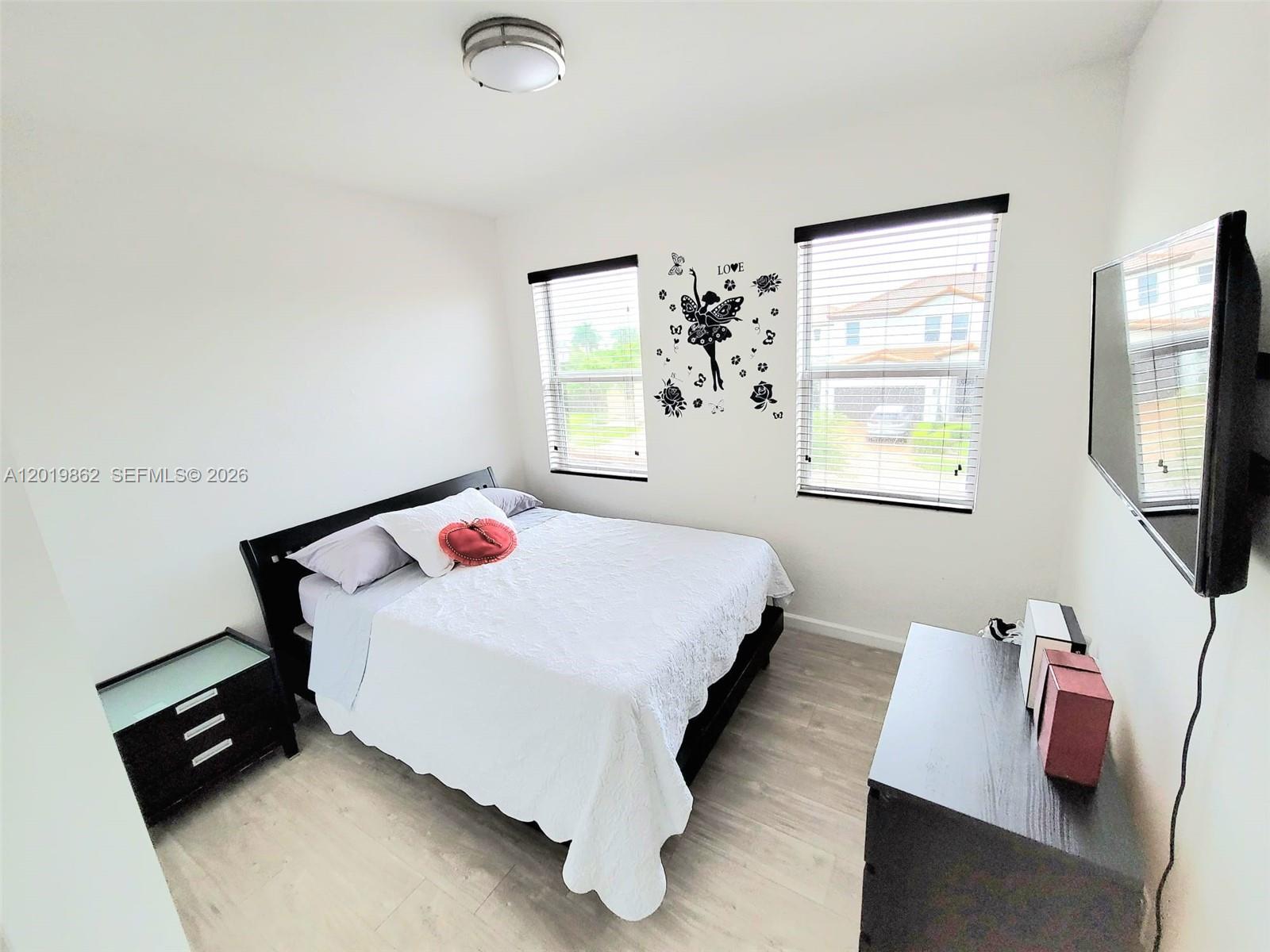 A12019862 Property Photo 25