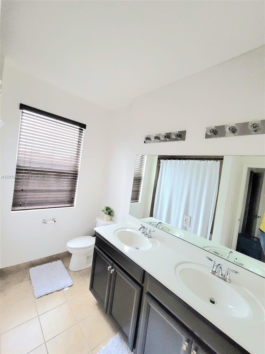 A12019862 Property Photo 30