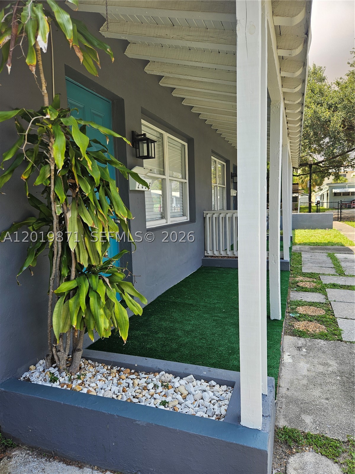 2034 Taylor St 2034 Property Photo 3