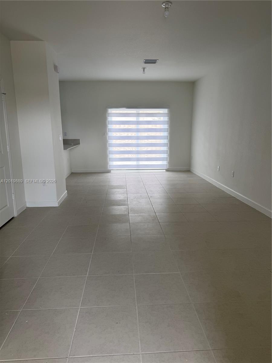 A12019889 Property Photo 4