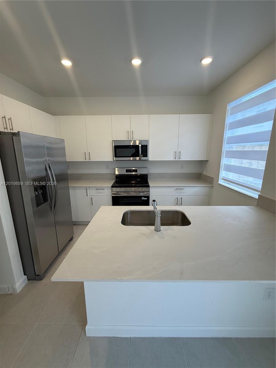 A12019889 Property Photo 7