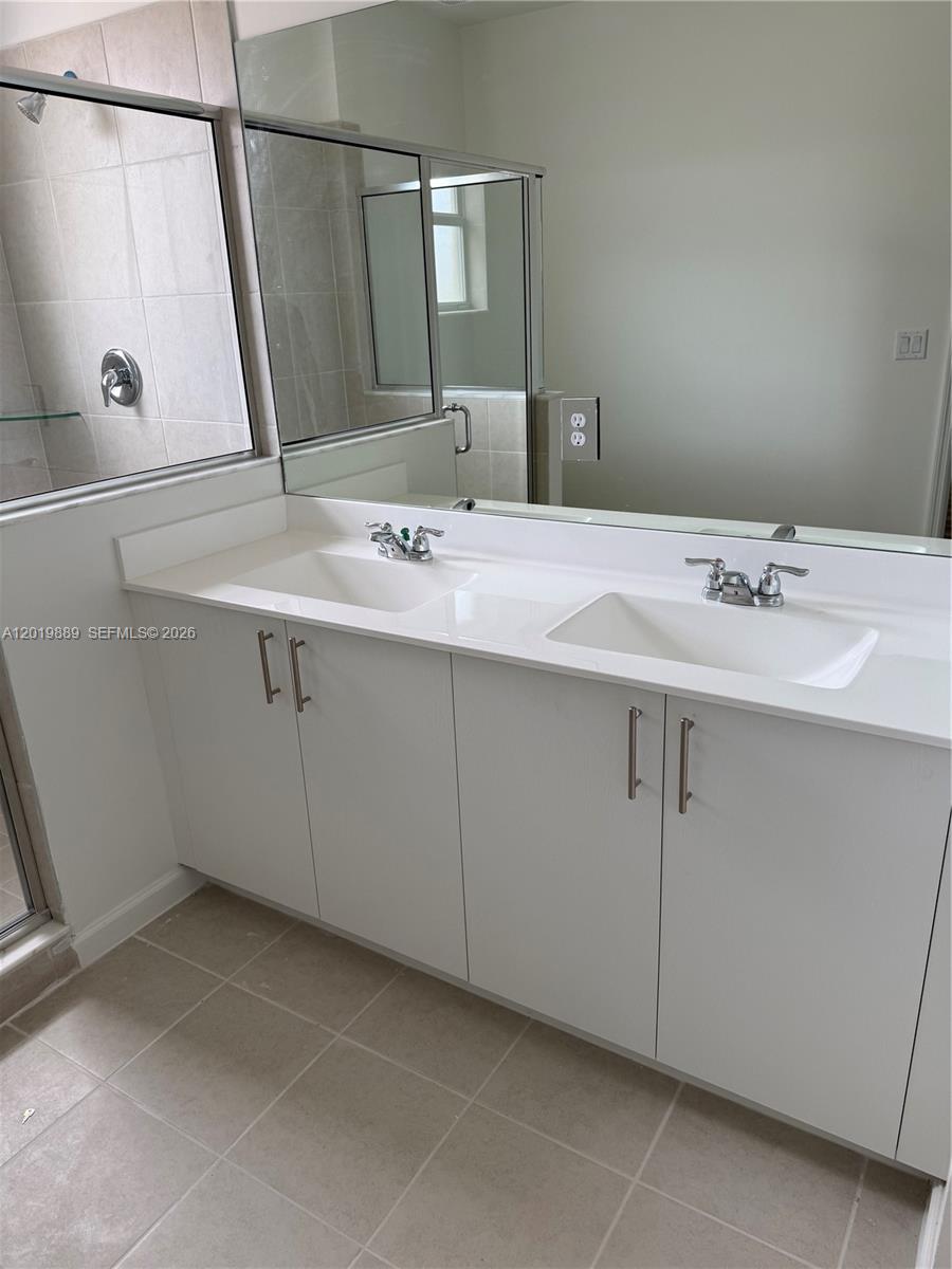 A12019889 Property Photo 14