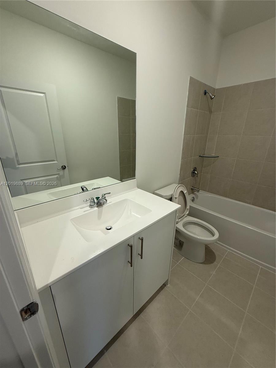 A12019889 Property Photo 16