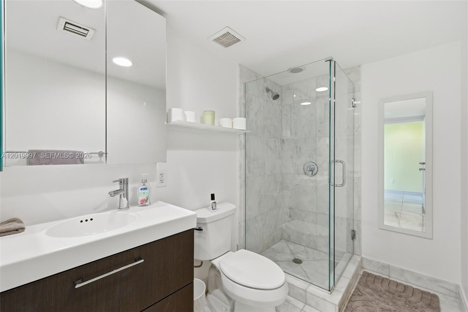 421 Meridian Ave 16 Property Photo 27
