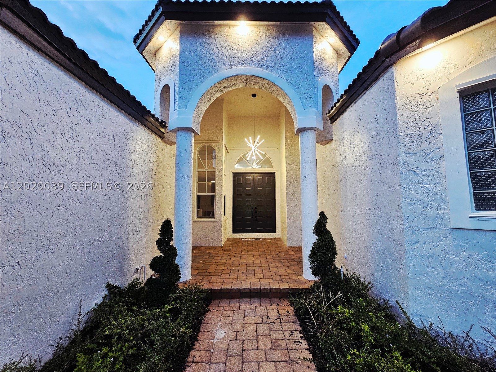 18951 Sw 30th St Property Photo 16