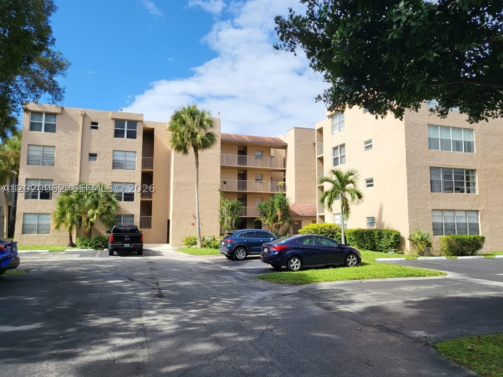 9440 Live Oak Pl 201 Property Photo 14