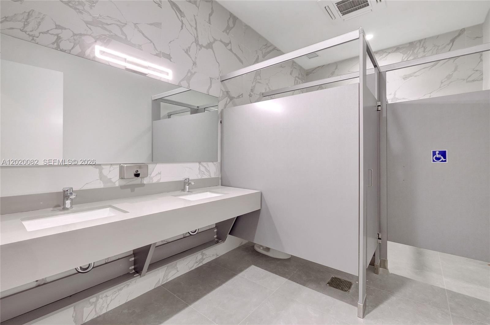 21290 Biscayne 412 Property Photo 33
