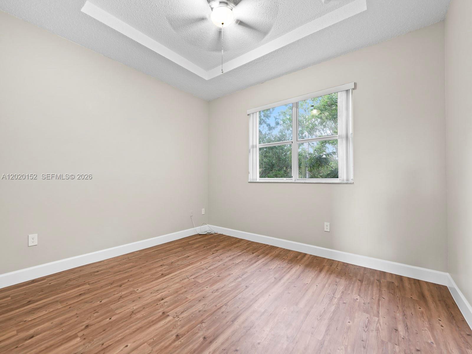 1049 Ne 42nd Pl Property Photo 19