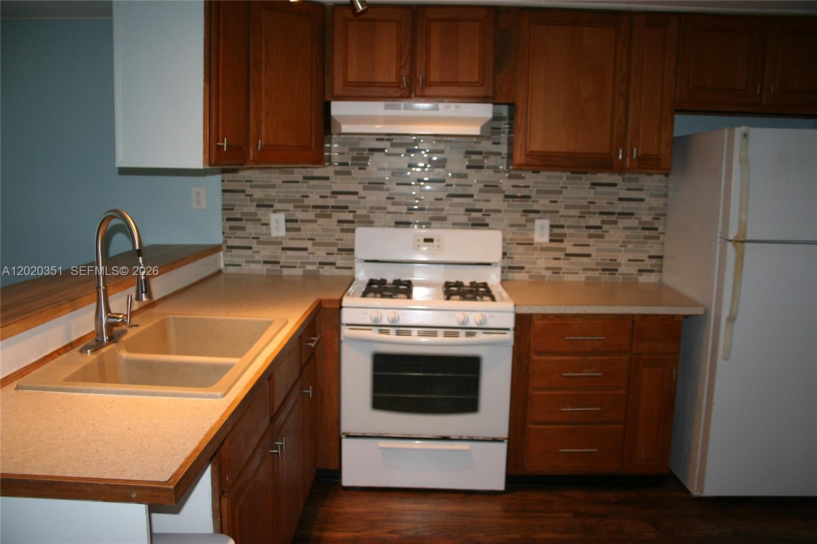 13 Old State Rd Property Photo 3