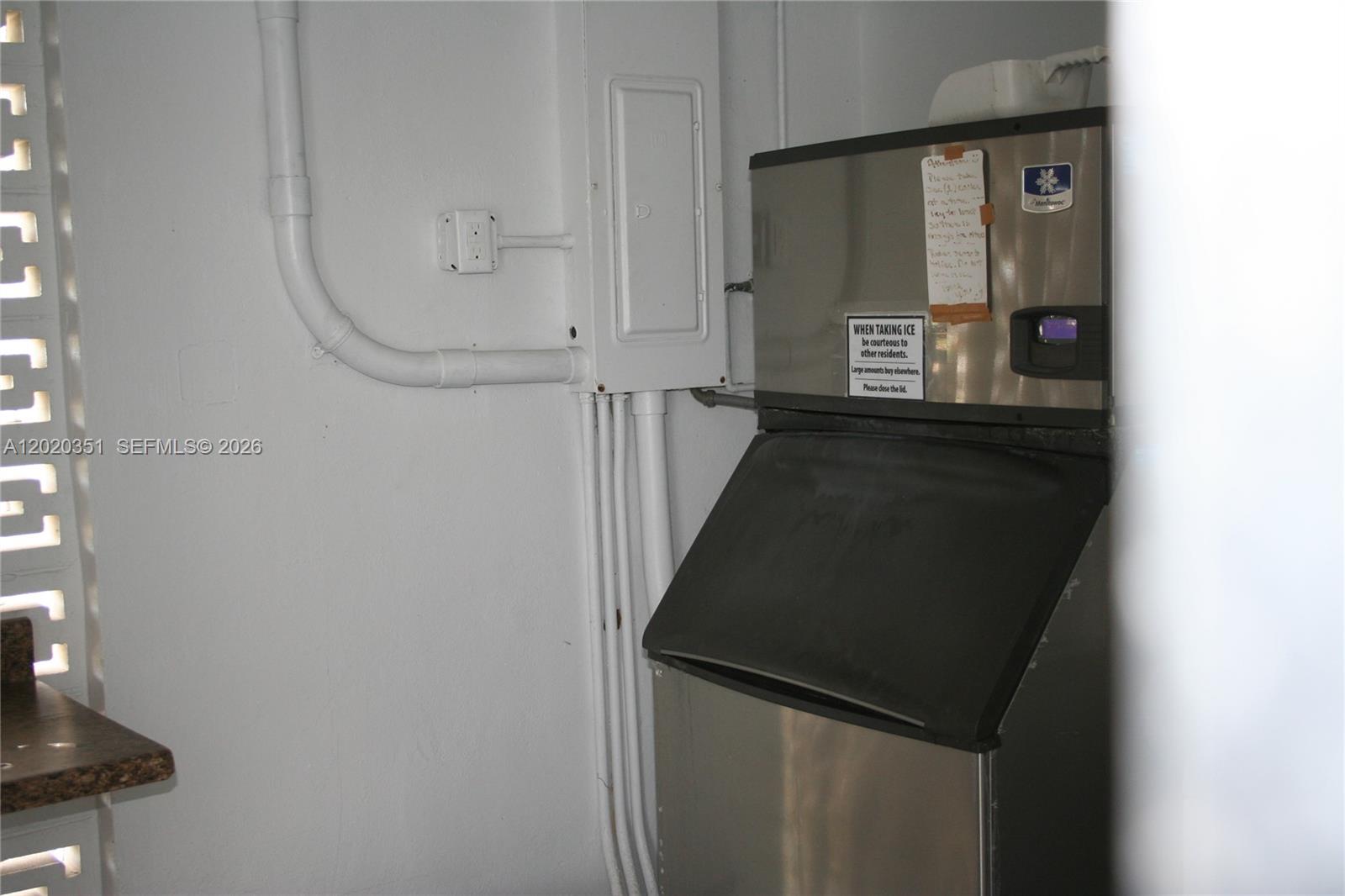 13 Old State Rd Property Photo 23