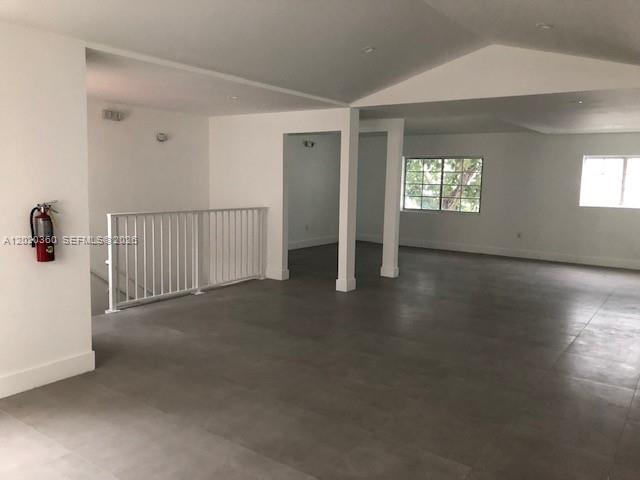 929 Collins Ave 2a Property Photo 2