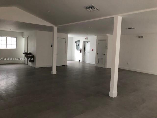 929 Collins Ave 2a Property Photo 3