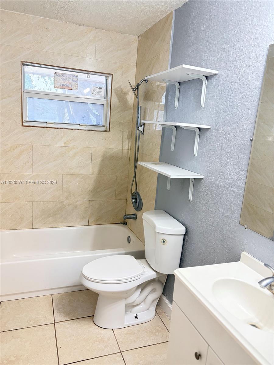 1329 Nw 6 Ave A Property Photo 13