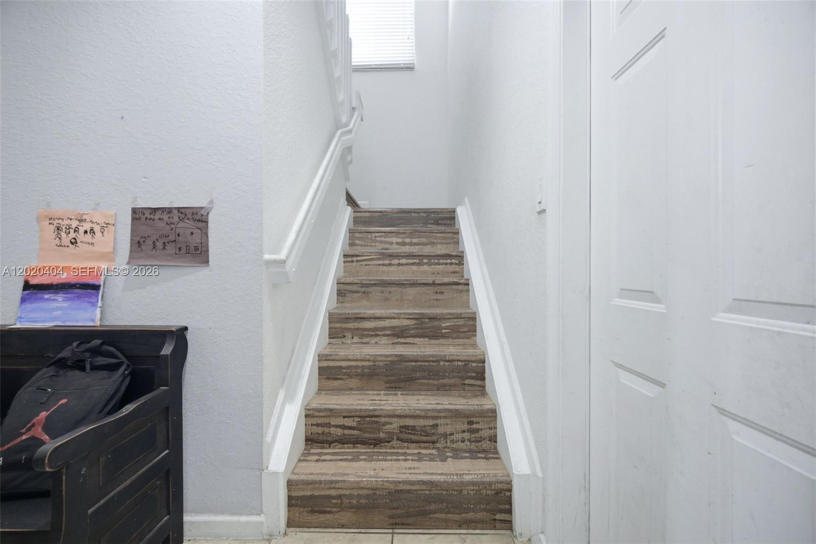 977 Ne 37th Pl Property Photo 10
