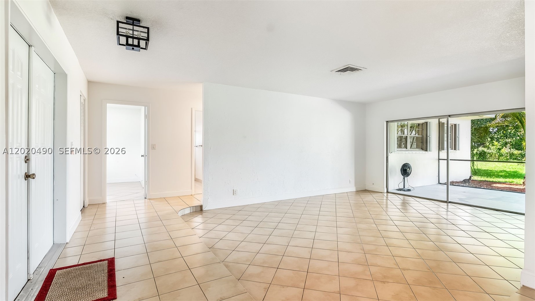 500 Nw 96th Ter Property Photo 11